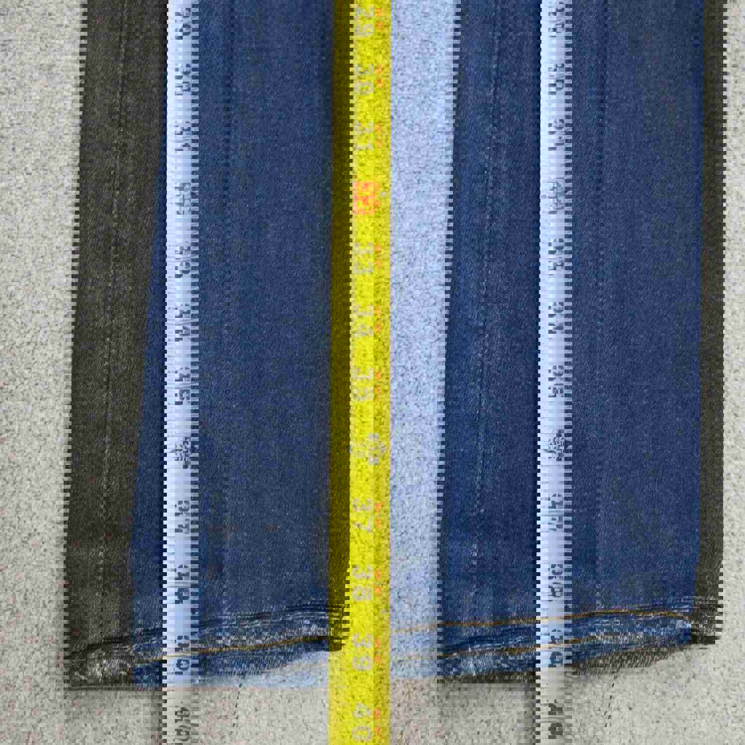 Levis Men's Blue Straight Leg Jeans W38XL32 - Lightweight & Comfortable