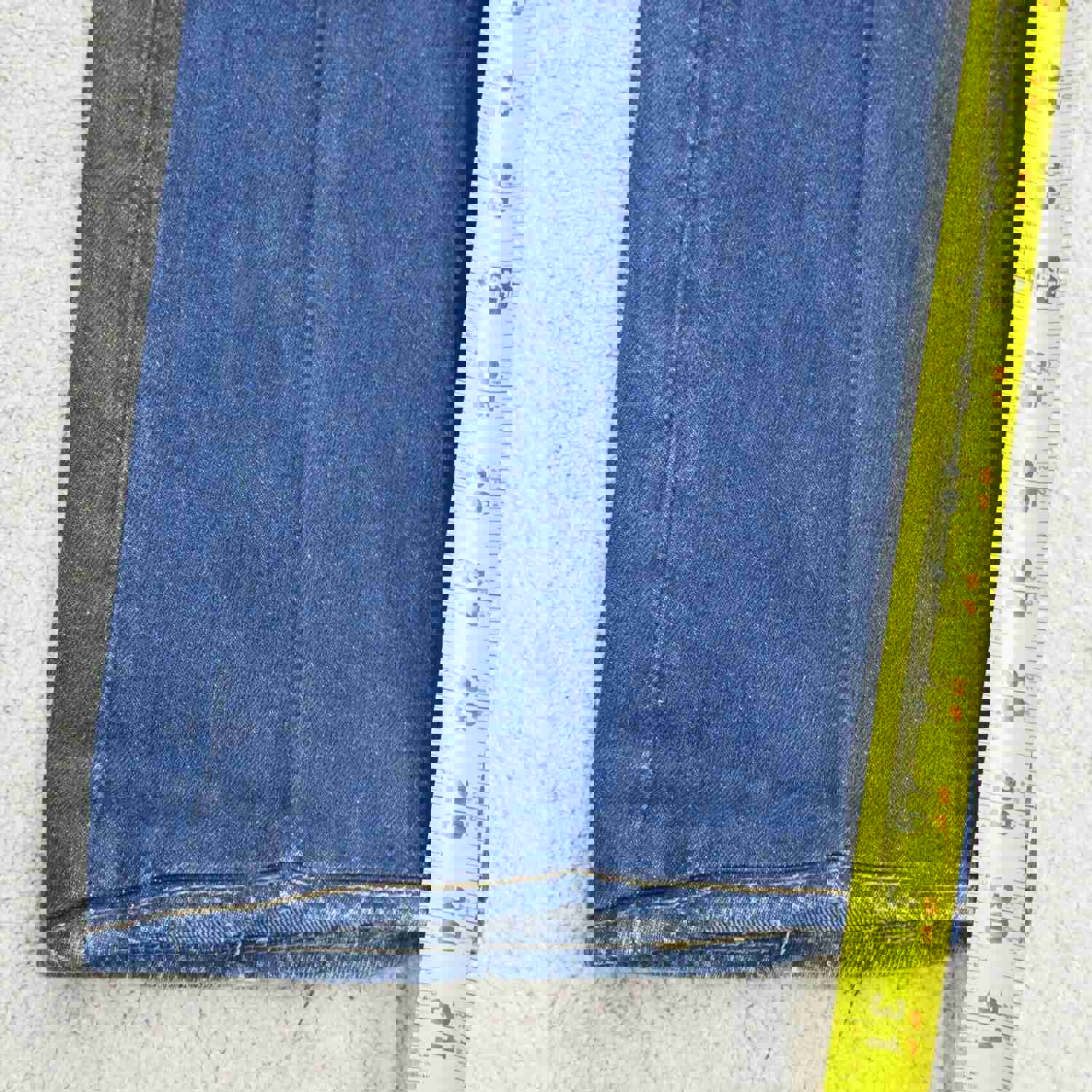 Levis Men's Blue Straight Leg Jeans W38XL32 - Lightweight & Comfortable