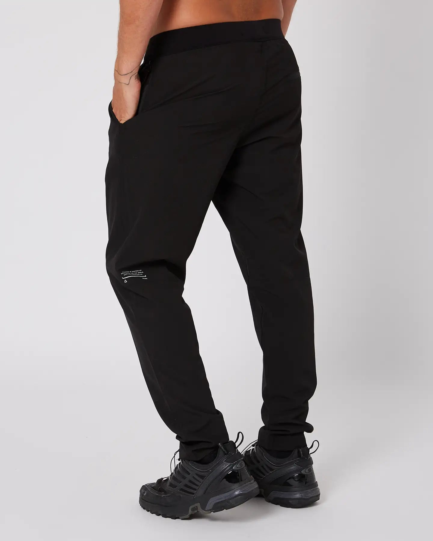 Follow Tech Pants - Black
