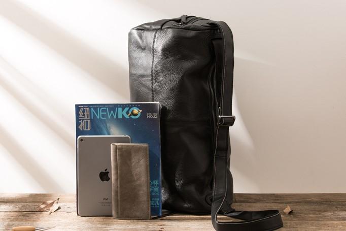 Cool Black Leather Men's Weekender Bag - Durable Travel & Shoulder Bag