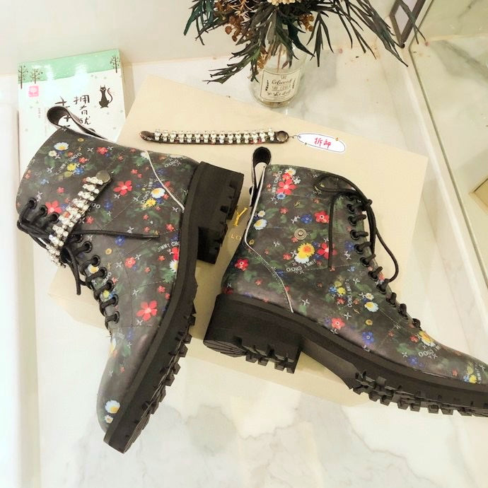 Chu Boots Black Flowers - Stylish and Elegant Footwear